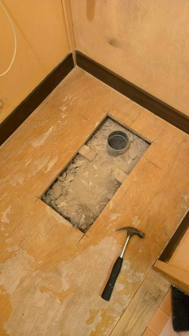 トイレ床下排水管の部分交換後、埋め戻し・コンクリート復旧