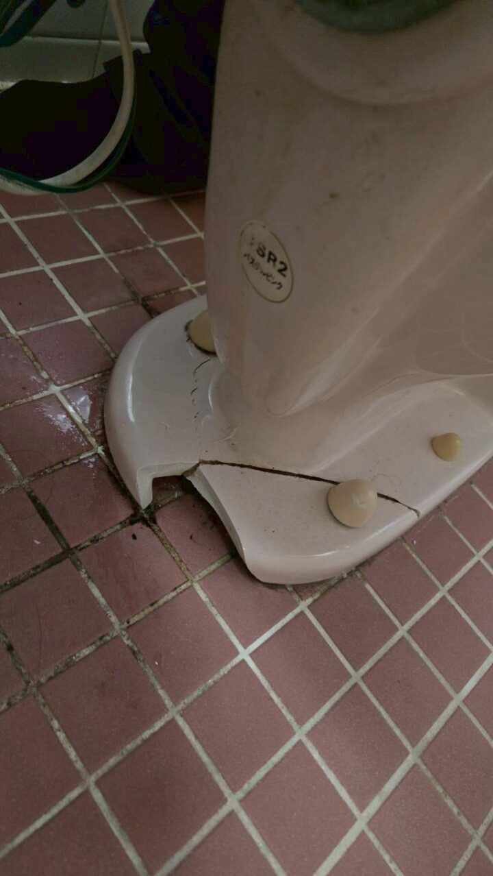 便器が割れた・ひびが入ったときの対処と交換費用| 緊急対応の施工事例(税込93,500円)京都市中京区の画像