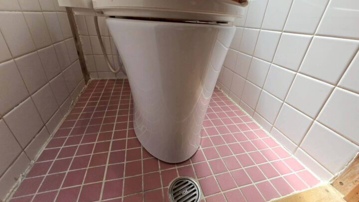 施工後の便器底部・床との接地部分