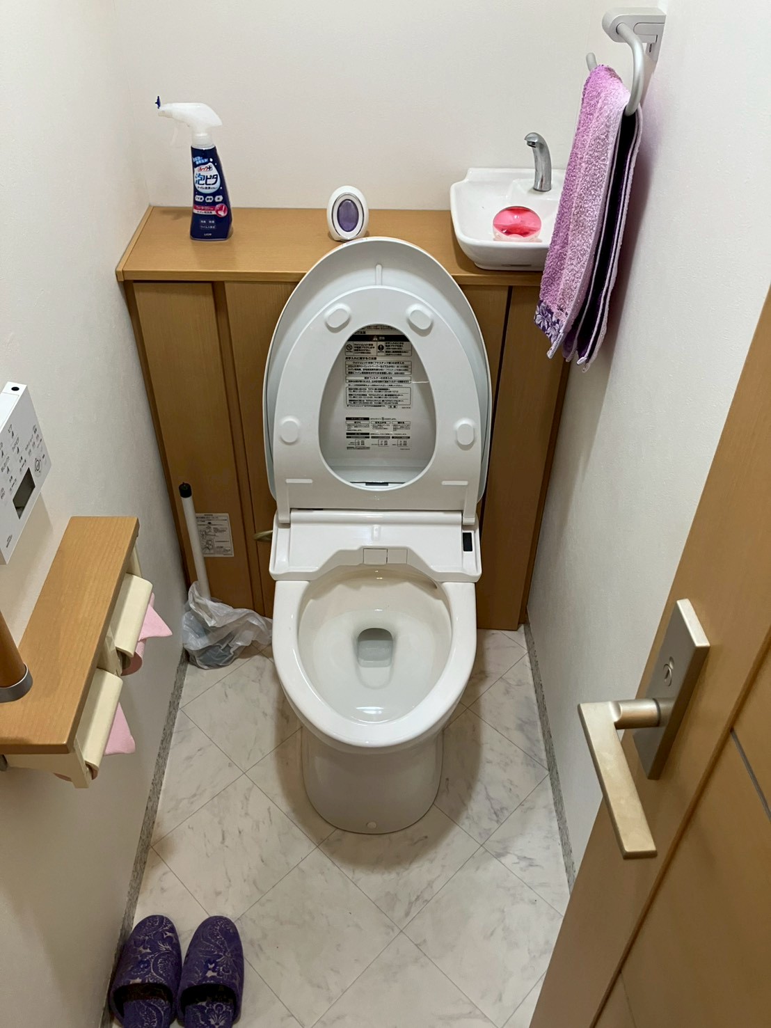 施工完了後のトイレ全体。正常に使用できる状態に回復