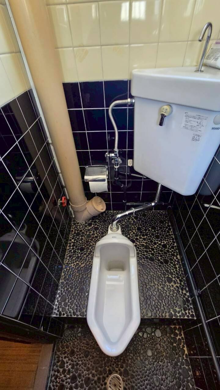 和式トイレから洋式へのリフォーム費用と工事の流れ｜ TOTO製ウォシュレット付き洋式便器への交換事例（税込248,380円）京都市南区の画像